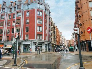 Lloguer Local Comercial a Sabino Arana-Jesuitas