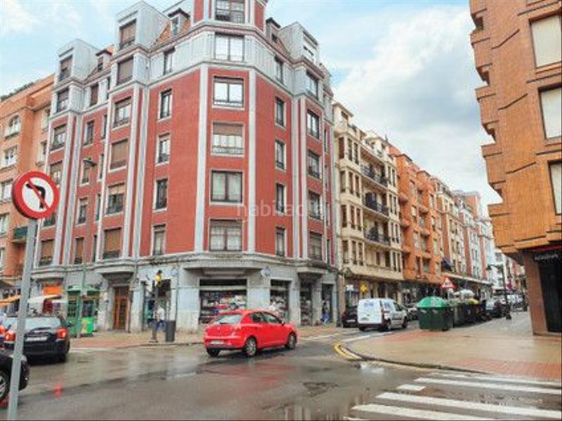 Foto 800c8941-9a9e-4b3b-a0bd-82fbe64f2253. Affitto locale commerciale in Sabino Arana-Jesuitas Bilbao