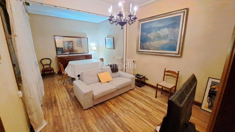 Foto aa8efce4-268f-443a-a1d8-b3c059ba828f. Pis amb aparcament a Iralabarri Bilbao