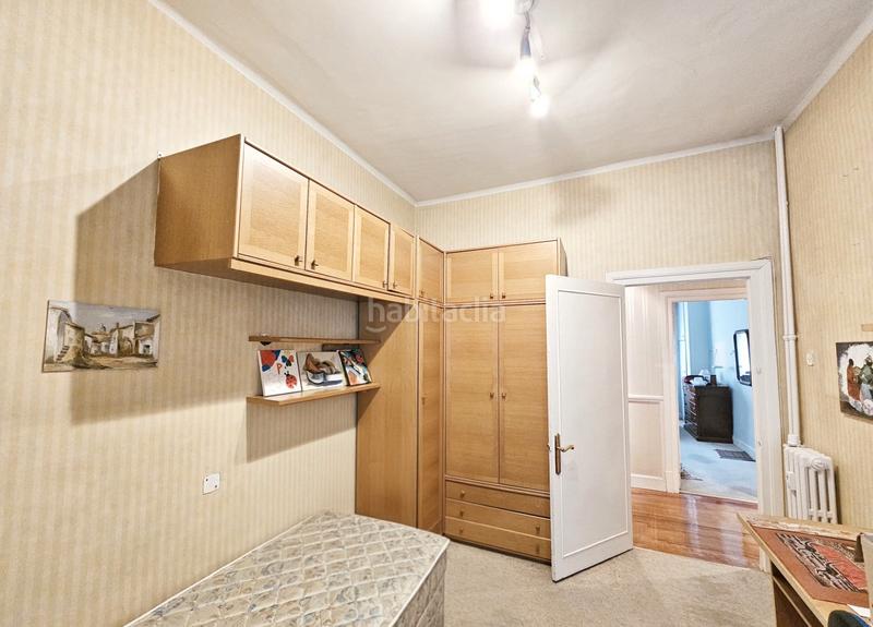 Foto d03f90b8-f33e-40b1-80af-e42460419276. Flat with heating in Zona Indautxu Bilbao