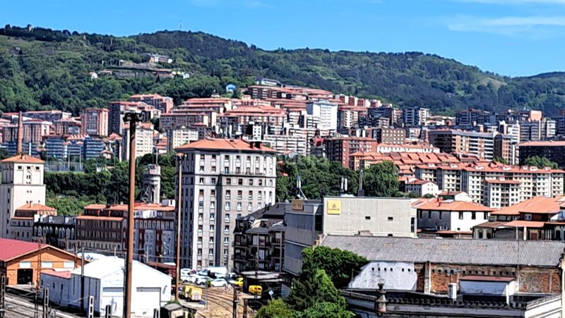 Foto bf148ad7-b477-46c1-b7a5-df483ea5f1a2. Piso en Zabalburu Bilbao