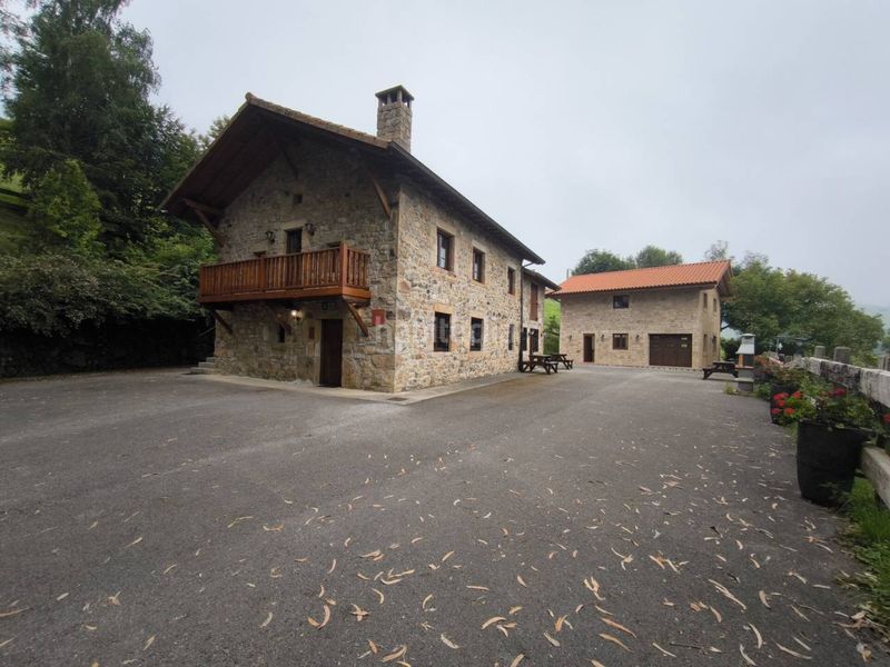 Foto 8a361a8e-10e0-4302-b56e-6b883782218e. Casa amb calefacció a Villacarriedo