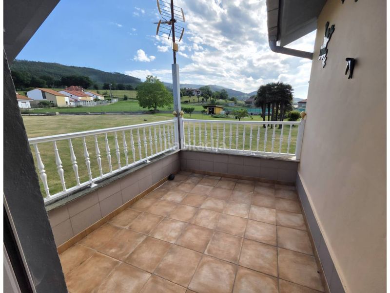 Foto f55ba886-429b-49b0-ad52-f497b70c8fd8. Casa amb aparcament a Puente Viesgo