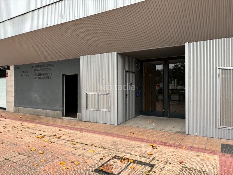 Foto b20faf39-6f0a-4436-87fd-3bb2355d69fb. Locale commerciale in altos hornos de vizcaya hiribidea 5b in Barakaldo