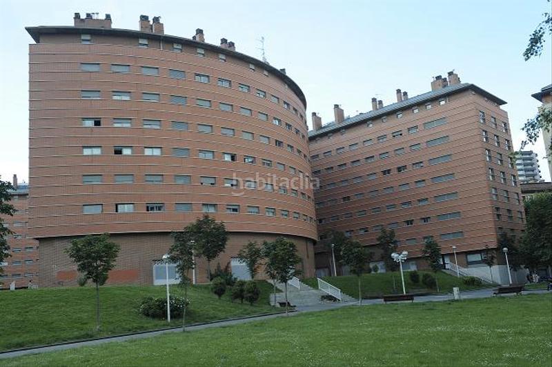 Foto c5b1d67d-6529-4611-b2ea-787fc23b3414. Locale commerciale in sagarminaga kalea 2 in Santutxu-Basarrate Bilbao