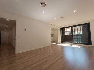 Planta baixa  Carrer de pere fizes. Obra nueva, 2 habitaciones + estudio, y zona exterior