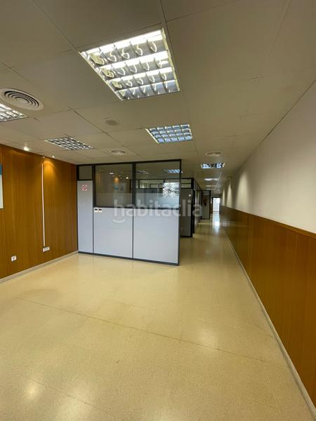 Foto b1f5961a-fb76-4547-9a47-542e7145ebd4. Alquiler local comercial local adecuado para centro médico en Terrassa