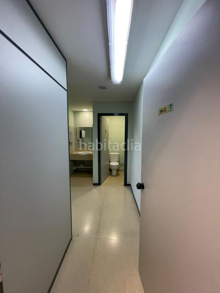 Foto e258b3a0-d835-4a1b-b102-9da7f8f16827. Alquiler local comercial local adecuado para centro médico en Terrassa