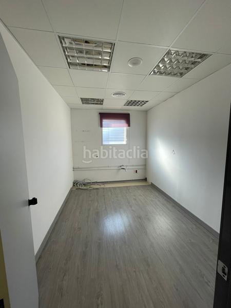 Foto f834a21e-5cf5-4a7d-82a1-79c3cffd7b31. Lloguer local comercial amb calefacció a San Pere Terrassa
