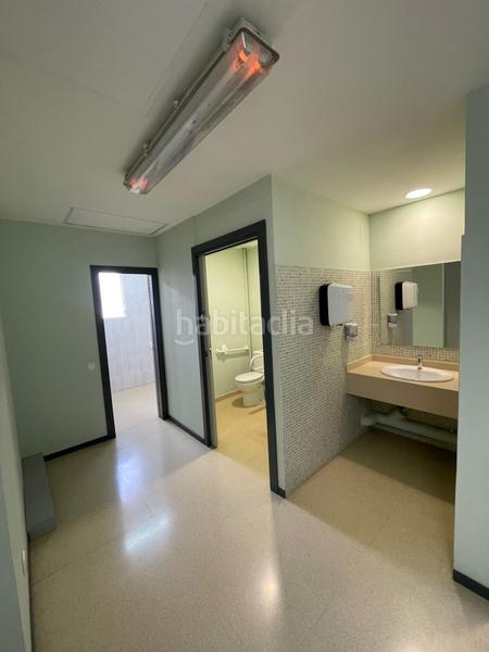 Foto ca2c18d9-a5a1-402b-b15c-0ab4cb9a3602. Rent business premise with heating in San Pere Terrassa