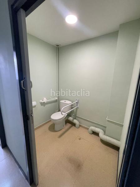 Foto cd35216e-a213-4f8d-8f1d-bb0688a59bfb. Rent business premise with heating in San Pere Terrassa