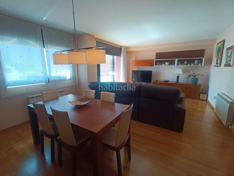 Foto 4650ad1d-f183-4d8c-a700-9592a42404c3. Dúplex muy luminoso, 3 habitaciones, terraza, parking y trastero en Terrassa