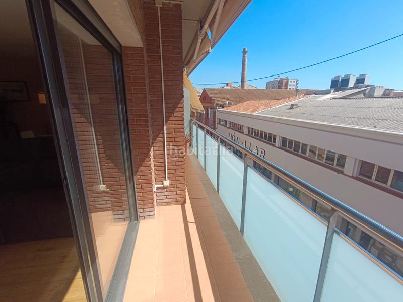 Foto 5140a351-a427-47fc-b294-0f9812c77c45. Dúplex muy luminoso, 3 habitaciones, terraza, parking y trastero en Terrassa