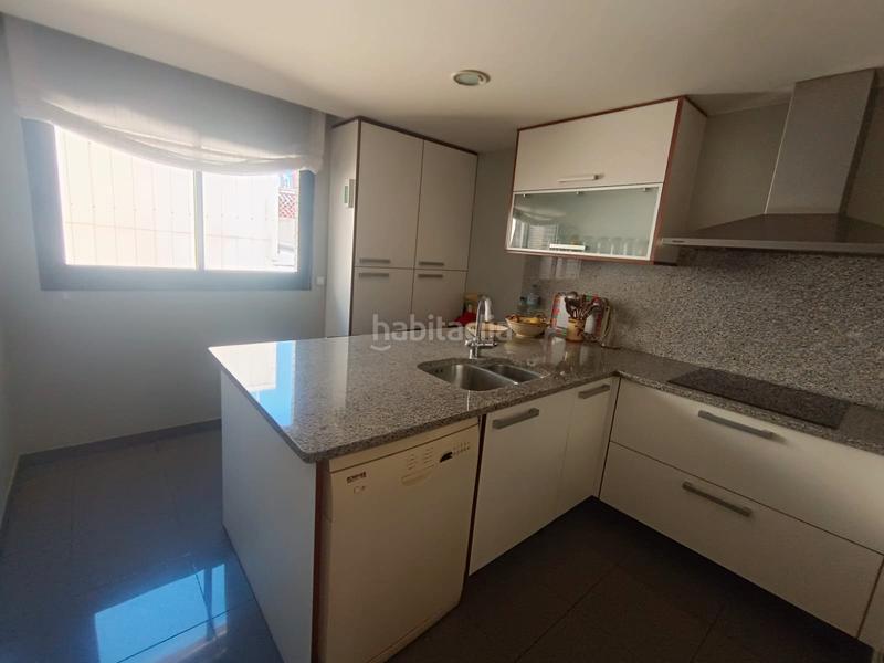 Foto 7796acd1-9f6c-4e5c-86d5-d53e04b4d252. Dúplex muy luminoso, 3 habitaciones, terraza, parking y trastero en Terrassa