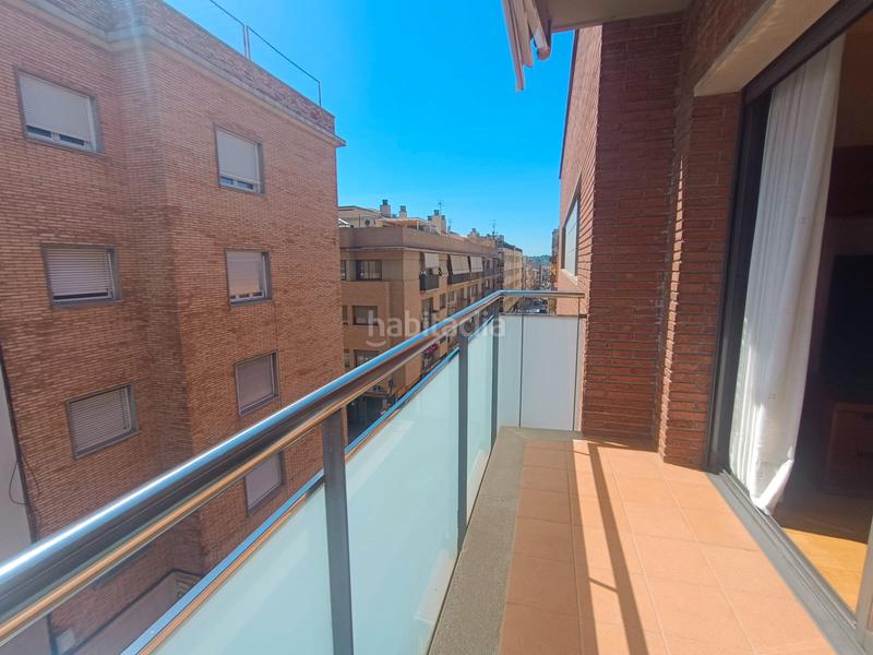 Foto 940f023a-9b66-4747-bca0-8b390d44222f. Dúplex muy luminoso, 3 habitaciones, terraza, parking y trastero en Terrassa
