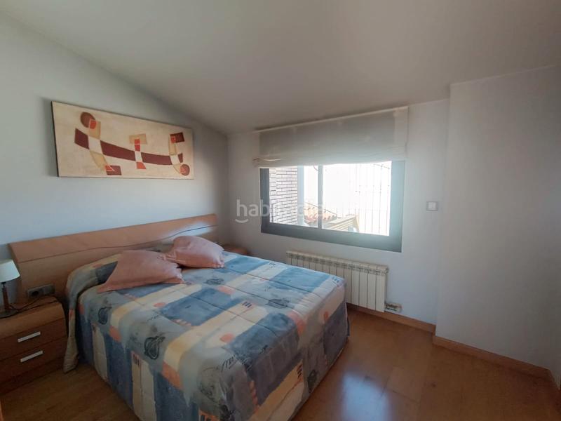 Foto ae9a403e-60ea-4350-950c-c88686810532. Dúplex muy luminoso, 3 habitaciones, terraza, parking y trastero en Terrassa