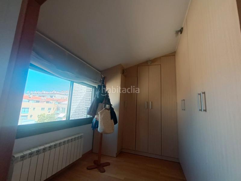 Foto b472c49e-b36a-4a33-8852-c3ed0e4e94cf. Dúplex muy luminoso, 3 habitaciones, terraza, parking y trastero en Terrassa