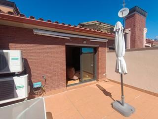 Dúplex  Carrer de galileu. Muy luminoso, 3 habitaciones, terraza, parking y trastero