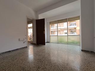 Piso en Carrer del doctor pearson 17. Piso de 4 habitaciones en vallparadís, a reformar