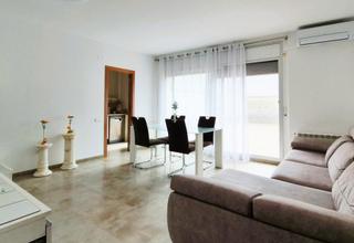 Planta baixa  Carrer de girona. Planta baja con gran patio, 3 habitaciones y trastero