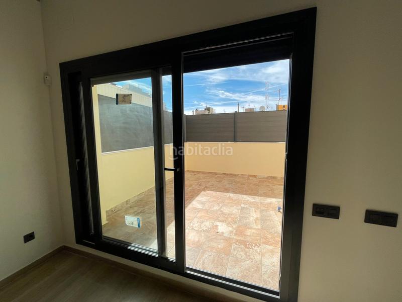 Foto f8f712a4-ee10-4e9e-bf58-4c811f1f0e24. Dúplex obra nueva, duplex de 3 habitaciones y terraza en Terrassa