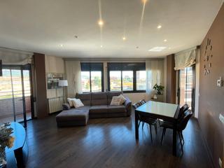 Dúplex en Sant Pere Nord. Espectacular duplex de 3 habitaciones + estudio, terraza y 2 bal