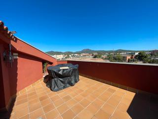 Dplex en Sant Pere Nord. Espectacular duplex de 3 habitaciones + estudio, terraza y 2 bal