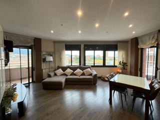 Dplex a Sant Pere Nord. Espectacular duplex de 3 habitaciones + estudio, terraza y 2 bal