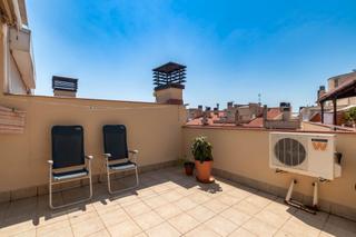 Dúplex a Barri del Centre. Atico duplex de 3 habitaciones, terraza y 3 habitaciones