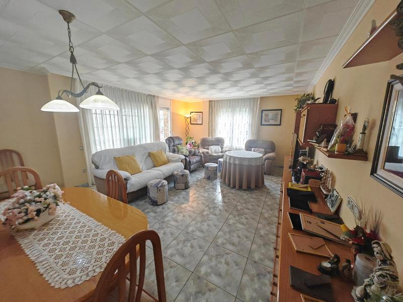 Foto 1cd62930-e047-48b9-a4db-056dfbf01f38. Chalet avec cheminée parking dans Can Font-Ca n'Avellaneda Castellar del Vallès