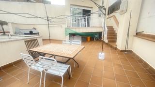 Pis  Plaa del mestre serrat. Piso de 3 habitaciones, terraza, parking, trastero y piscina com