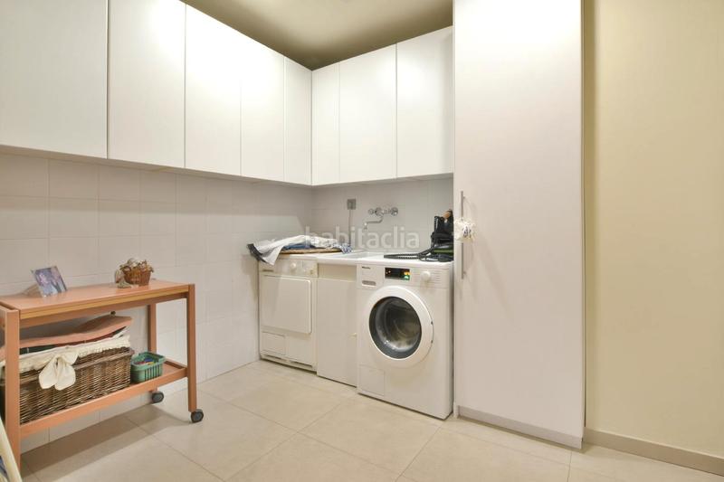 Foto e3c05bd0-6f1e-40bf-99a3-23144898c7d9. Casa a schiera con camino riscaldamento parcheggio in Terrassa