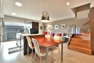 Casa adossada  Carrer de la poetessa capar. Excelente casa de 3 habitaciones con mucha luz y amplitud