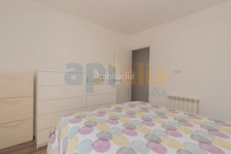 Foto c7ff231c-f542-4488-a87a-ea3ff8615d4b. Pis amb calefacció aparcament a Can Palet Terrassa