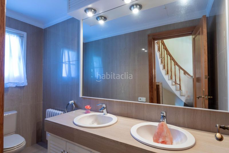 Foto 2119114c-2138-4f9f-8ddb-d49d2a184e2d. Xalet amb calefacció aparcament piscina a Eixample - Can Bogunyà Castellar del Vallès