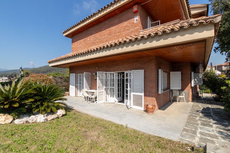 Foto 4a043741-064b-4a52-9ec5-eb99a489e04f. Xalet amb calefacció aparcament piscina a Eixample - Can Bogunyà Castellar del Vallès