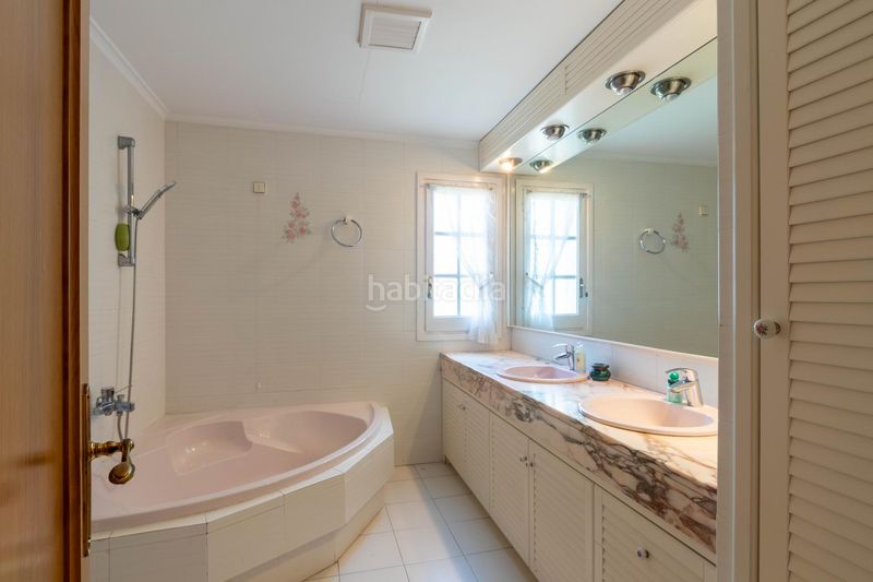 Foto 72bbe5eb-9a4f-4925-aaec-029b590109ca. Xalet amb calefacció aparcament piscina a Eixample - Can Bogunyà Castellar del Vallès