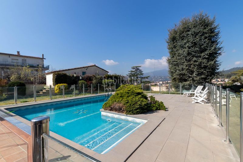 Foto 8cd5dbbe-982a-48d7-97af-33b4785df7d0. Xalet amb calefacció aparcament piscina a Eixample - Can Bogunyà Castellar del Vallès