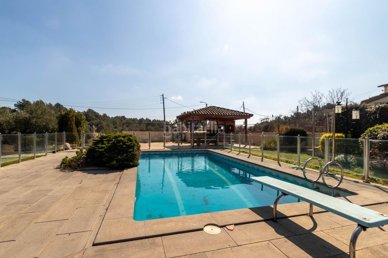 Foto aad6fcdc-b750-4e7e-8b81-24f6a9acc840. Xalet amb calefacció aparcament piscina a Eixample - Can Bogunyà Castellar del Vallès