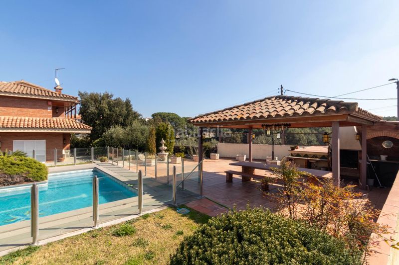 Foto b6a6427b-9b5c-40b8-855a-cf8ad8a93dda. Xalet amb calefacció aparcament piscina a Eixample - Can Bogunyà Castellar del Vallès