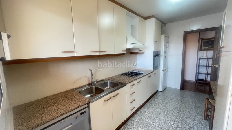 Foto f9ff3a18-1e3d-4b15-af73-2e42b71cd02a. Pis amb xemeneia calefacció a Can Boada Terrassa