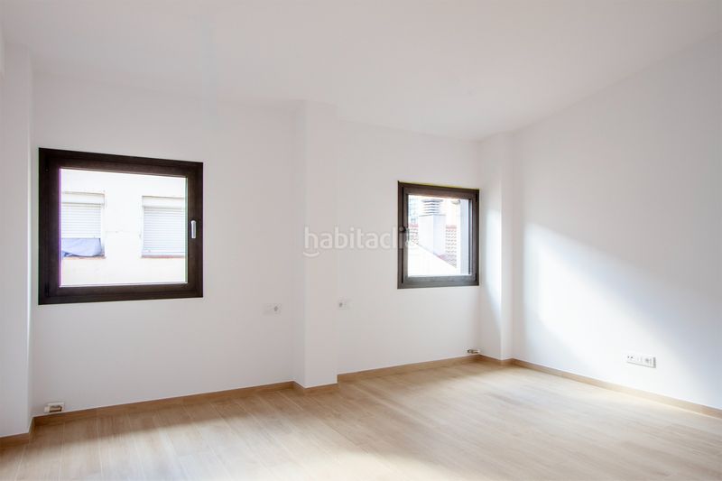 Foto 05399ea5-0c5e-42e0-a42c-4f2e691a052d. Casa adossada amb calefacció a Barri del Centre Terrassa
