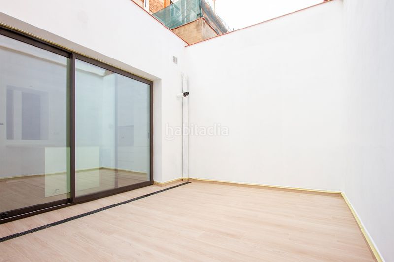 Foto 0cee95f9-1868-4833-a547-210461572b95. Casa adossada amb calefacció a Barri del Centre Terrassa