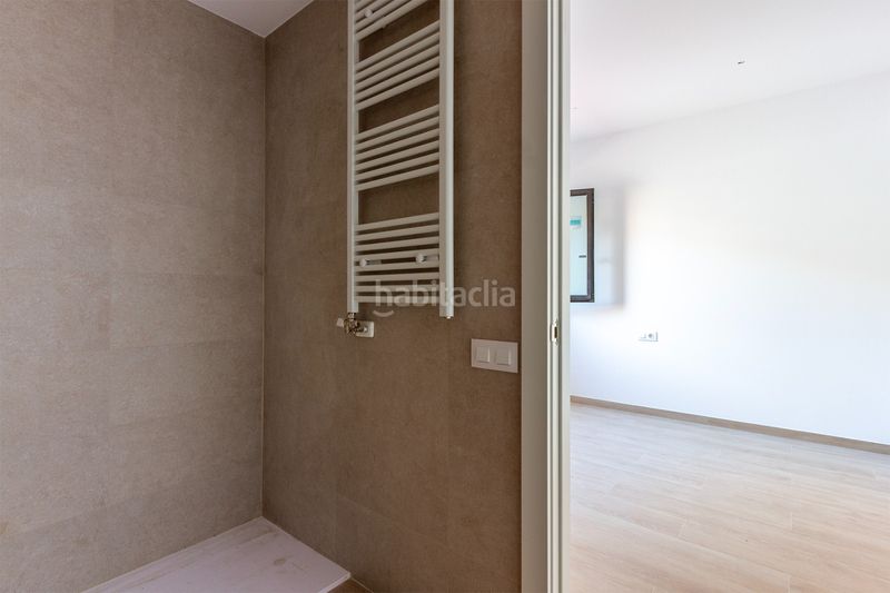 Foto 63c1517a-9737-4fd5-8620-4d0d373b9926. Casa adossada amb calefacció a Barri del Centre Terrassa