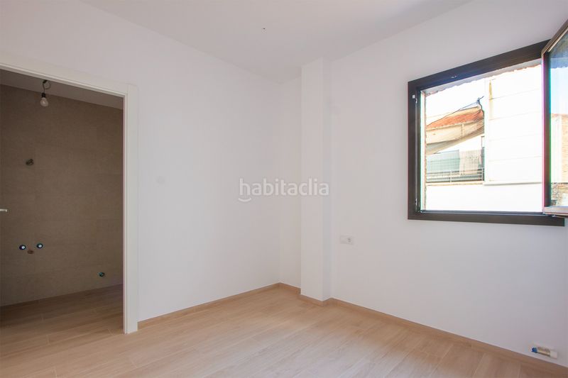 Foto b6c99f94-fd8e-442b-91ee-81f93a8a5f05. Casa adossada amb calefacció a Barri del Centre Terrassa
