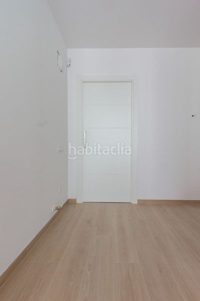 Foto ef9b6b90-f2f0-4138-820c-45da1a50b9bc. Casa adossada amb calefacció a Barri del Centre Terrassa