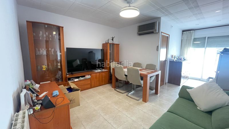 Foto b218f2be-8258-4b15-bf68-02056dda1d45. Casa adossada amb calefacció aparcament a Zona Esportiva Terrassa