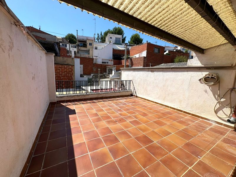 Foto 0187ca4e-dbbe-452d-a372-36ea94b15d79. Casa adossada amb calefacció aparcament a La Cogullada Terrassa