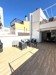 Pis  Carrer de marconi. Tipo casa, 3 habitaciones, gran terraza, garaje y sótano