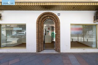 Local Comercial  Calle de pedro antonio de alarcón. Se vende local comercial centrico en pedro antonio junto plaza d